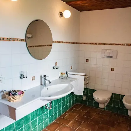 Le 7 Camicie 3* Castelnuovo dellʼAbate