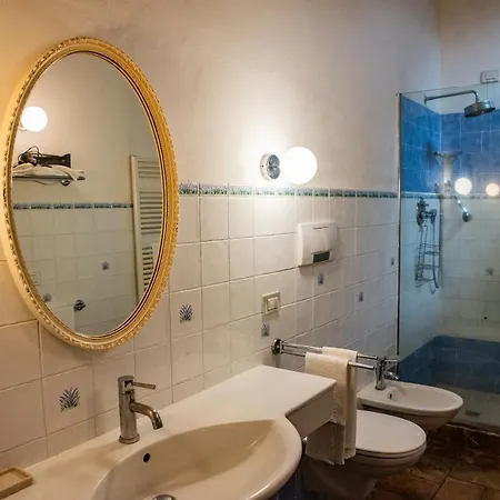 Apart Otel Le 7 Camicie Castelnuovo dellʼAbate