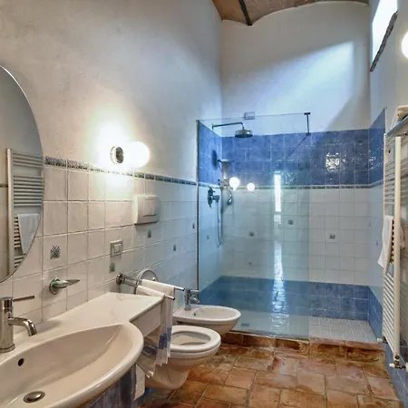 Le 7 Camicie 3* Castelnuovo dellʼAbate