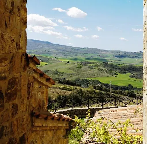 Le 7 Camicie Apartahotel Castelnuovo dellʼAbate