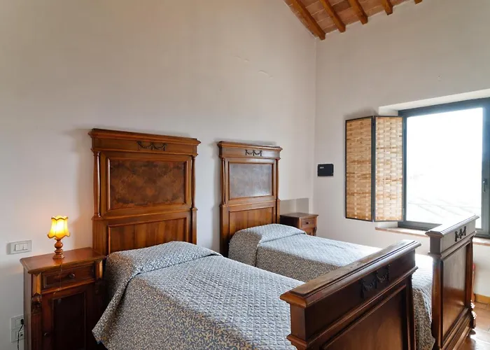 Apartahotel Le 7 Camicie Castelnuovo dellʼAbate