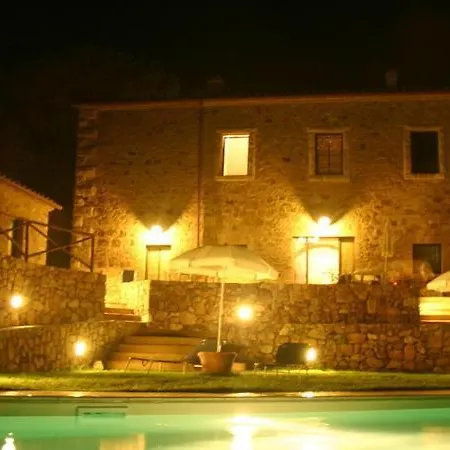 Le 7 Camicie Castelnuovo dellʼAbate