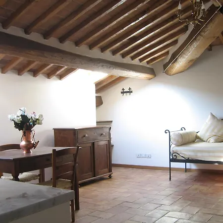 Le 7 Camicie 3* Castelnuovo dellʼAbate